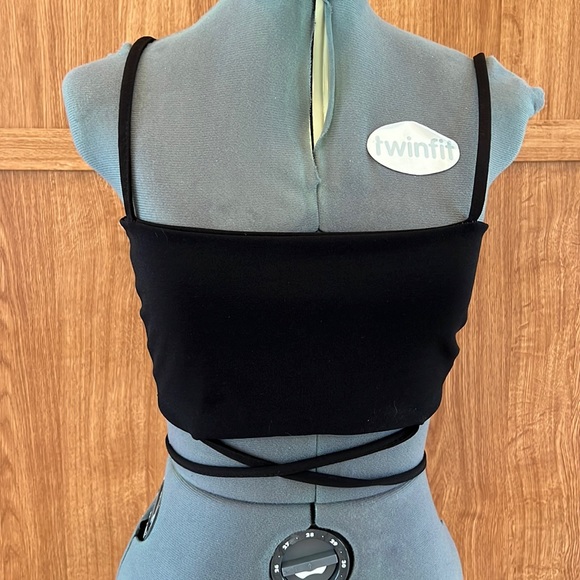 Crop Top - Picture 1 of 3